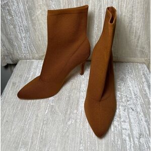 Women’s Camel Cushionaire Gipsee Knit Boots -Size 7.5